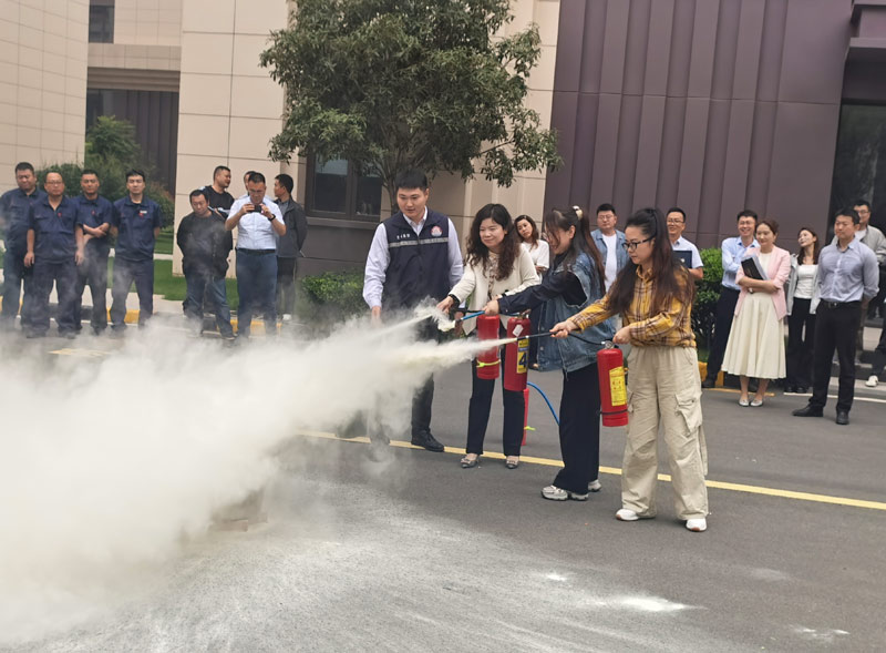 20260923公司新闻-康宁-金泰恒业举办消防安全专项宣讲暨应急处置实操演练.jpg 20260923公司新闻-康宁-金泰恒业举办消防安全专项宣讲暨应急处置实操演练.jpg